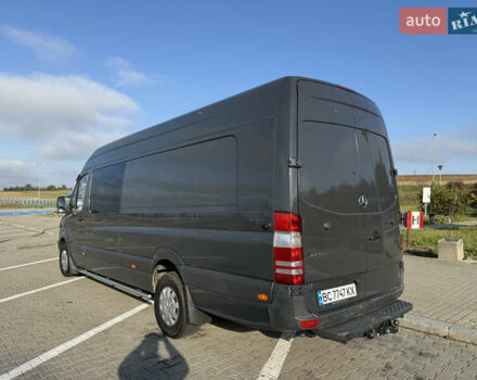 Серый Мерседес Sprinter, объемом двигателя 3 л и пробегом 450 тыс. км за 28999 $, фото 6 на Automoto.ua