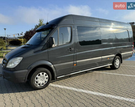 Серый Мерседес Sprinter, объемом двигателя 3 л и пробегом 450 тыс. км за 28999 $, фото 2 на Automoto.ua