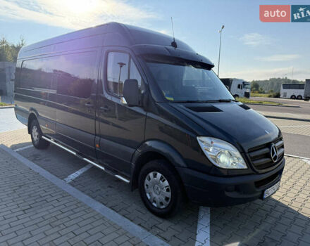 Серый Мерседес Sprinter, объемом двигателя 3 л и пробегом 450 тыс. км за 28999 $, фото 9 на Automoto.ua