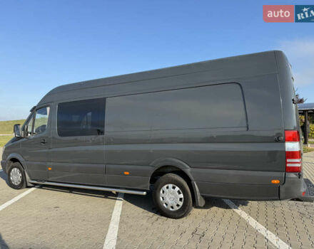 Серый Мерседес Sprinter, объемом двигателя 3 л и пробегом 450 тыс. км за 28999 $, фото 3 на Automoto.ua