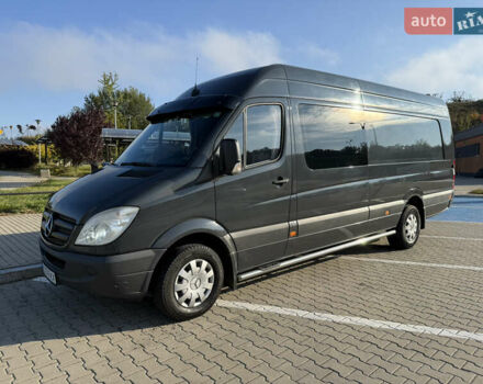 Серый Мерседес Sprinter, объемом двигателя 3 л и пробегом 450 тыс. км за 28999 $, фото 1 на Automoto.ua