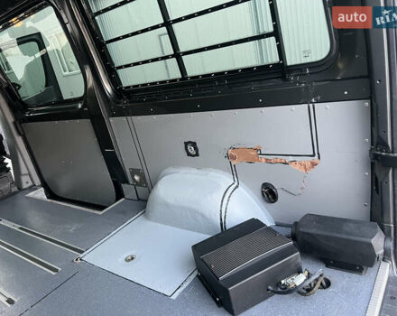 Серый Мерседес Sprinter, объемом двигателя 0 л и пробегом 301 тыс. км за 25000 $, фото 34 на Automoto.ua