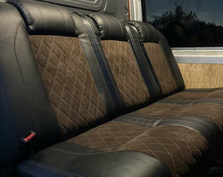 Серый Мерседес Sprinter, объемом двигателя 2.99 л и пробегом 333 тыс. км за 66094 $, фото 17 на Automoto.ua