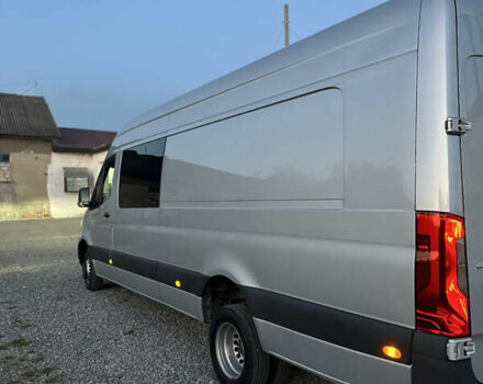 Серый Мерседес Sprinter, объемом двигателя 2.99 л и пробегом 333 тыс. км за 66094 $, фото 4 на Automoto.ua