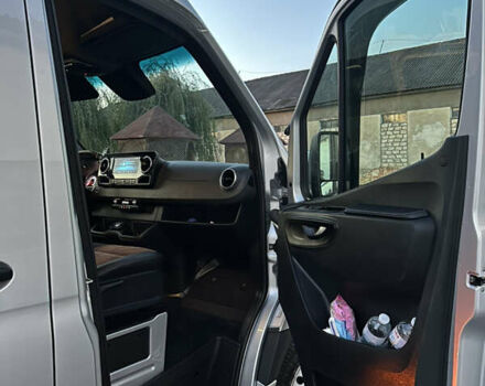 Серый Мерседес Sprinter, объемом двигателя 2.99 л и пробегом 333 тыс. км за 66094 $, фото 19 на Automoto.ua