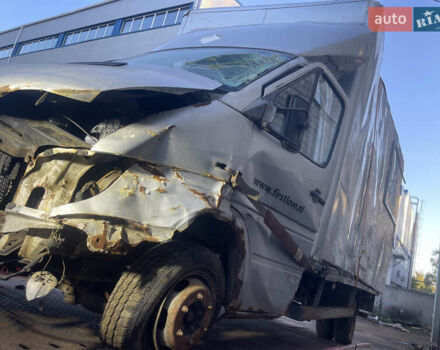 Серый Мерседес Sprinter, объемом двигателя 2.15 л и пробегом 420 тыс. км за 3200 $, фото 4 на Automoto.ua