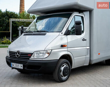 Серый Мерседес Sprinter, объемом двигателя 2.7 л и пробегом 320 тыс. км за 16950 $, фото 2 на Automoto.ua