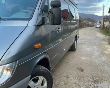 Серый Мерседес Sprinter, объемом двигателя 2.7 л и пробегом 550 тыс. км за 11200 $, фото 3 на Automoto.ua