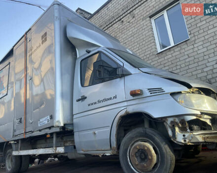 Серый Мерседес Sprinter, объемом двигателя 2.15 л и пробегом 420 тыс. км за 3200 $, фото 5 на Automoto.ua