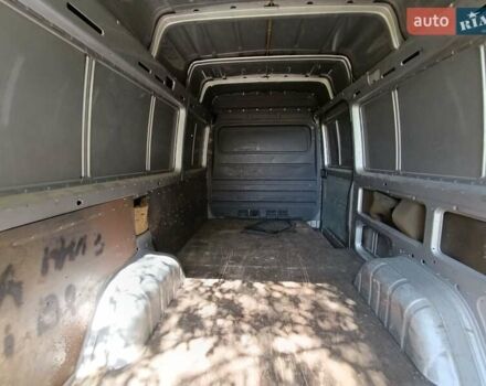 Серый Мерседес Sprinter, объемом двигателя 2.15 л и пробегом 342 тыс. км за 12500 $, фото 3 на Automoto.ua