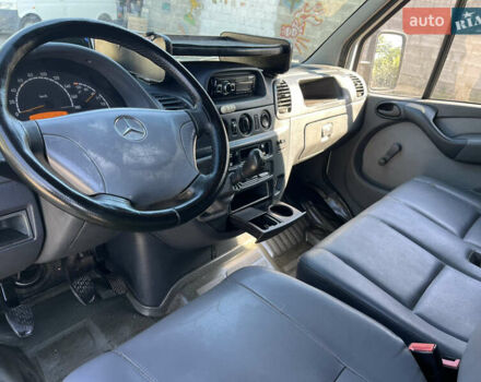 Серый Мерседес Sprinter, объемом двигателя 2.69 л и пробегом 788 тыс. км за 10500 $, фото 9 на Automoto.ua