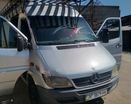 Серый Мерседес Sprinter, объемом двигателя 2.1 л и пробегом 477 тыс. км за 4900 $, фото 1 на Automoto.ua