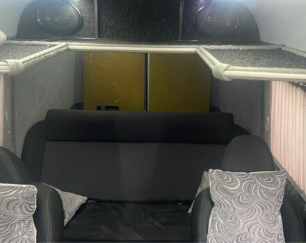 Серый Мерседес Sprinter, объемом двигателя 2.7 л и пробегом 650 тыс. км за 10000 $, фото 3 на Automoto.ua