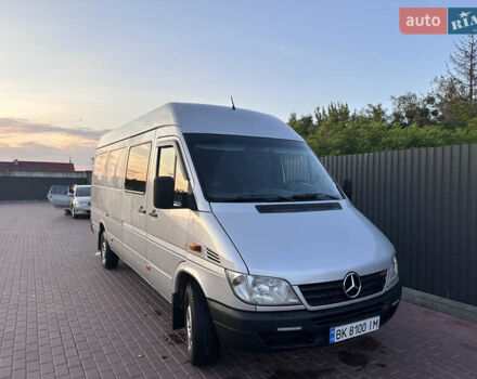 Сірий Мерседес Sprinter, об'ємом двигуна 2.7 л та пробігом 498 тис. км за 12999 $, фото 1 на Automoto.ua