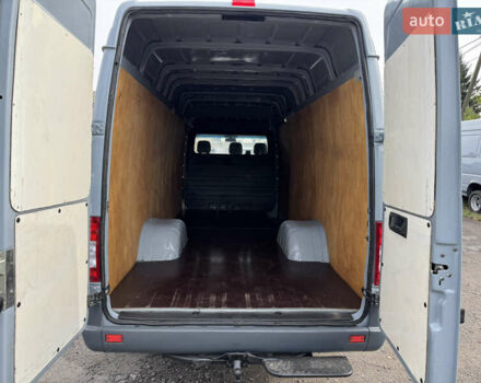 Серый Мерседес Sprinter, объемом двигателя 2.7 л и пробегом 398 тыс. км за 18500 $, фото 2 на Automoto.ua
