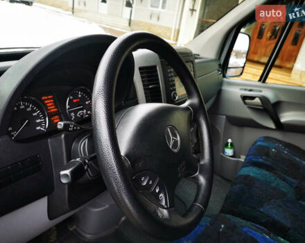 Серый Мерседес Sprinter, объемом двигателя 2.99 л и пробегом 263 тыс. км за 21000 $, фото 5 на Automoto.ua
