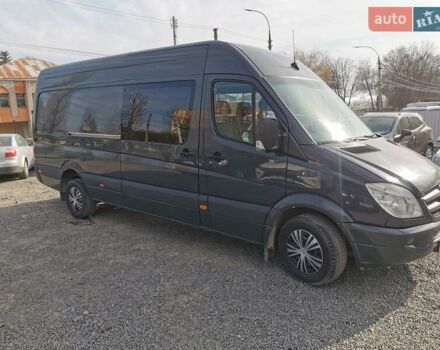 Серый Мерседес Sprinter, объемом двигателя 2.99 л и пробегом 292 тыс. км за 19800 $, фото 3 на Automoto.ua