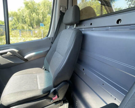 Серый Мерседес Sprinter, объемом двигателя 2.2 л и пробегом 300 тыс. км за 20200 $, фото 53 на Automoto.ua