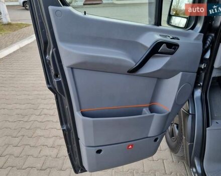 Серый Мерседес Sprinter, объемом двигателя 3 л и пробегом 984 тыс. км за 23850 $, фото 17 на Automoto.ua