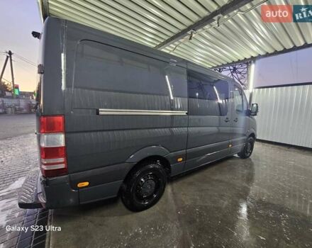 Серый Мерседес Sprinter, объемом двигателя 2.14 л и пробегом 248 тыс. км за 21900 $, фото 2 на Automoto.ua
