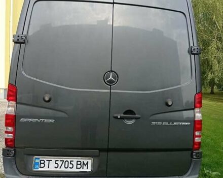 Серый Мерседес Sprinter, объемом двигателя 3 л и пробегом 299 тыс. км за 33000 $, фото 4 на Automoto.ua