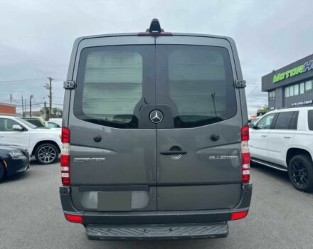 Серый Мерседес Sprinter, объемом двигателя 3 л и пробегом 126 тыс. км за 11600 $, фото 4 на Automoto.ua