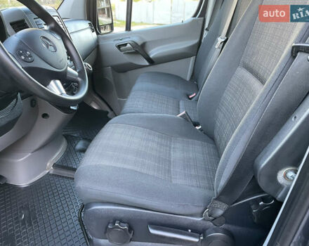 Серый Мерседес Sprinter, объемом двигателя 3 л и пробегом 380 тыс. км за 24999 $, фото 39 на Automoto.ua