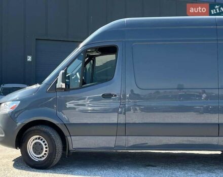 Серый Мерседес Sprinter, объемом двигателя 3 л и пробегом 83 тыс. км за 27740 $, фото 3 на Automoto.ua