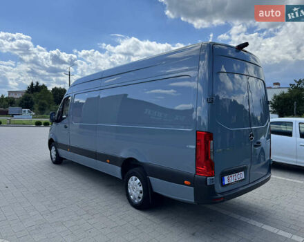Серый Мерседес Sprinter, объемом двигателя 2.14 л и пробегом 425 тыс. км за 23950 $, фото 2 на Automoto.ua