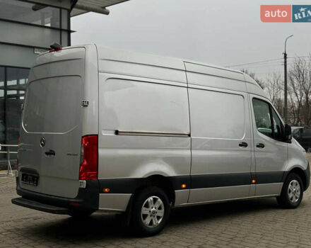 Серый Мерседес Sprinter, объемом двигателя 2.14 л и пробегом 222 тыс. км за 27000 $, фото 3 на Automoto.ua