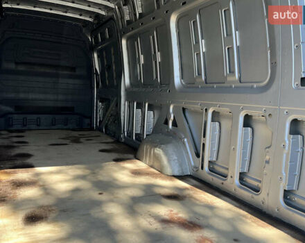 Серый Мерседес Sprinter, объемом двигателя 2.14 л и пробегом 418 тыс. км за 36100 $, фото 15 на Automoto.ua
