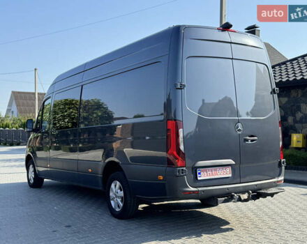 Серый Мерседес Sprinter, объемом двигателя 3 л и пробегом 201 тыс. км за 51290 $, фото 6 на Automoto.ua