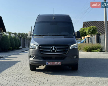 Серый Мерседес Sprinter, объемом двигателя 3 л и пробегом 201 тыс. км за 51290 $, фото 1 на Automoto.ua