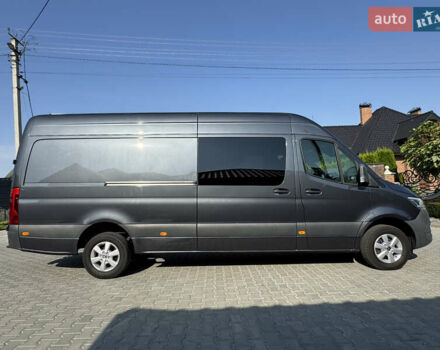 Серый Мерседес Sprinter, объемом двигателя 3 л и пробегом 201 тыс. км за 51290 $, фото 3 на Automoto.ua