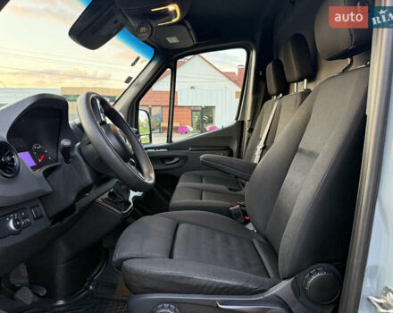 Серый Мерседес Sprinter, объемом двигателя 2.14 л и пробегом 635 тыс. км за 24000 $, фото 7 на Automoto.ua