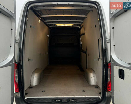 Серый Мерседес Sprinter, объемом двигателя 2.14 л и пробегом 222 тыс. км за 27000 $, фото 6 на Automoto.ua