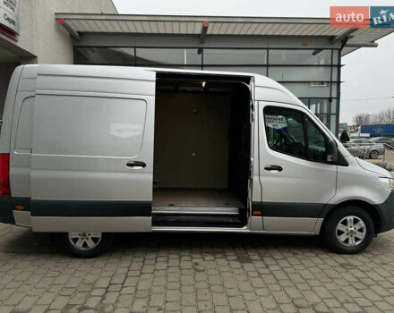 Серый Мерседес Sprinter, объемом двигателя 2.14 л и пробегом 222 тыс. км за 27000 $, фото 5 на Automoto.ua