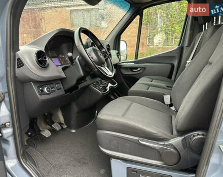 Серый Мерседес Sprinter, объемом двигателя 2.2 л и пробегом 77 тыс. км за 26000 $, фото 15 на Automoto.ua