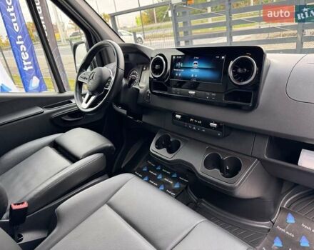 Серый Мерседес Sprinter, объемом двигателя 3 л и пробегом 94 тыс. км за 74900 $, фото 3 на Automoto.ua
