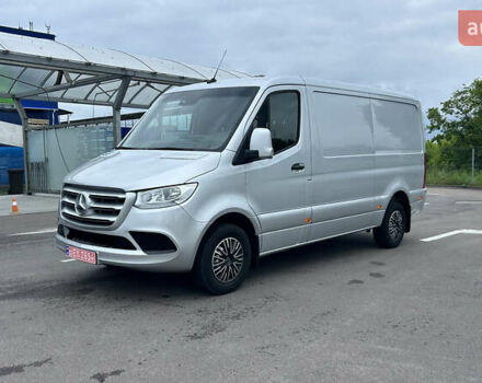 Серый Мерседес Sprinter, объемом двигателя 2.2 л и пробегом 315 тыс. км за 27400 $, фото 2 на Automoto.ua