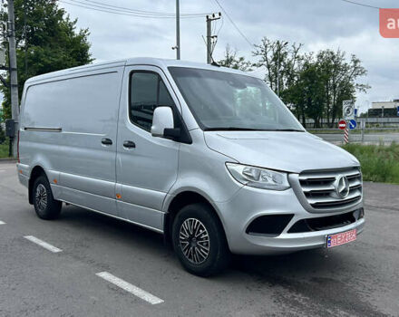 Серый Мерседес Sprinter, объемом двигателя 2.2 л и пробегом 315 тыс. км за 27400 $, фото 4 на Automoto.ua