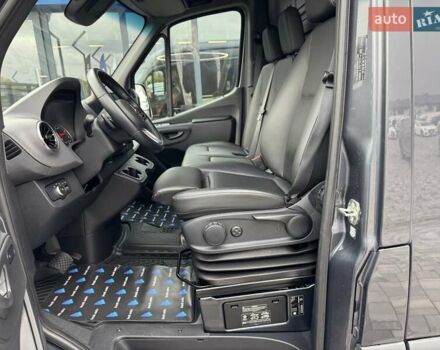 Серый Мерседес Sprinter, объемом двигателя 3 л и пробегом 94 тыс. км за 74900 $, фото 19 на Automoto.ua