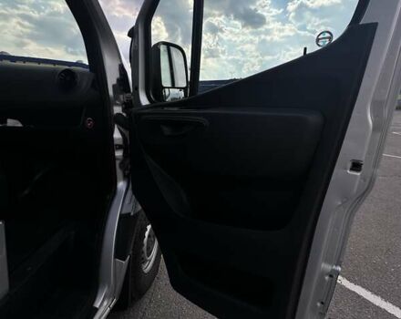 Серый Мерседес Sprinter, объемом двигателя 3 л и пробегом 27 тыс. км за 39000 $, фото 16 на Automoto.ua