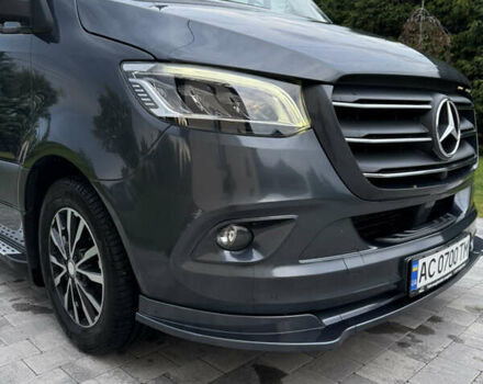 Серый Мерседес Sprinter, объемом двигателя 2.2 л и пробегом 263 тыс. км за 47000 $, фото 2 на Automoto.ua