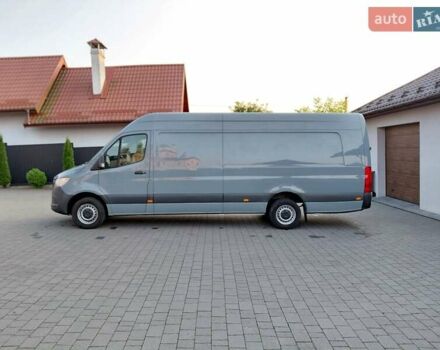 Серый Мерседес Sprinter, объемом двигателя 2.2 л и пробегом 273 тыс. км за 28059 $, фото 3 на Automoto.ua