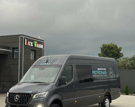 Серый Мерседес Sprinter, объемом двигателя 2.99 л и пробегом 312 тыс. км за 69336 $, фото 2 на Automoto.ua