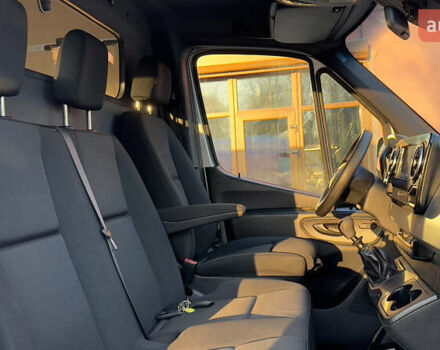 Серый Мерседес Sprinter, объемом двигателя 1.95 л и пробегом 299 тыс. км за 33083 $, фото 55 на Automoto.ua
