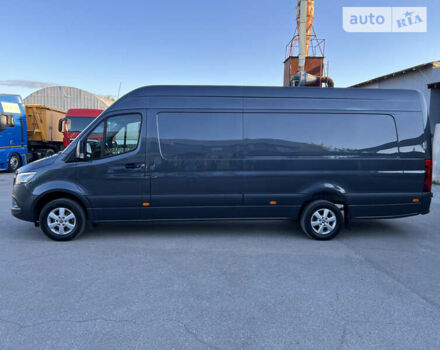 Серый Мерседес Sprinter, объемом двигателя 1.95 л и пробегом 200 тыс. км за 46500 $, фото 3 на Automoto.ua