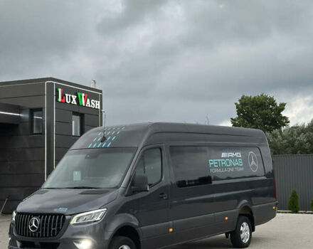Серый Мерседес Sprinter, объемом двигателя 2.99 л и пробегом 312 тыс. км за 69336 $, фото 1 на Automoto.ua