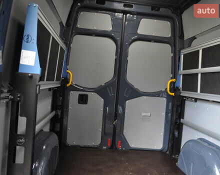 Серый Мерседес Sprinter, объемом двигателя 2.14 л и пробегом 137 тыс. км за 31000 $, фото 41 на Automoto.ua